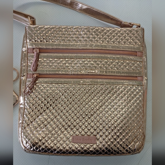 GENTLY USED ROSE GOLD VERA BRADLEY QUILTED CROSSBODY BAG & CARD HOLDER - Picture 4 of 16
